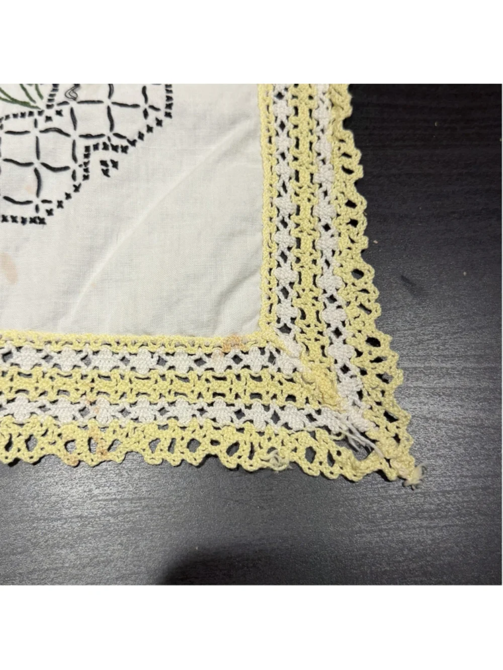 Vtg Cottagecore Floral Embroidered Dresser Scarf Table Runner Lace Trim 33.75x12